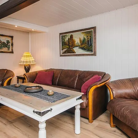 4 Star In Holiday home Hojer