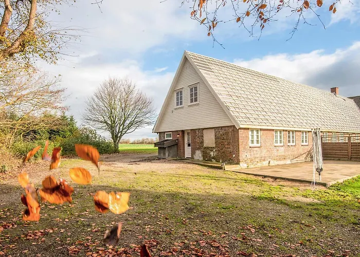 4 Star In Holiday home Hojer