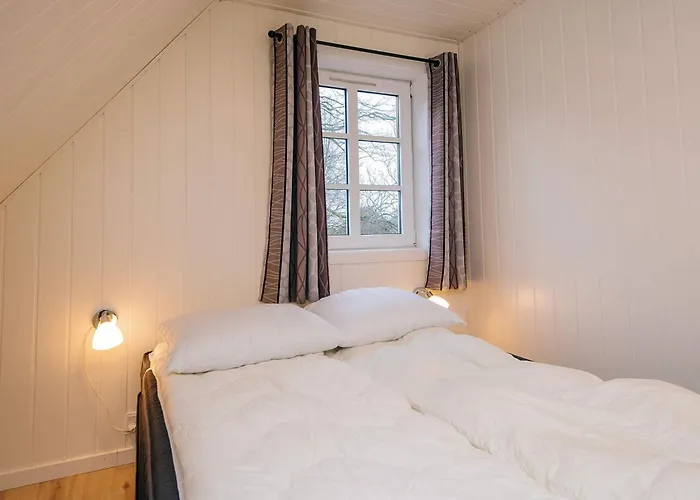 4 Star In Holiday home Hojer